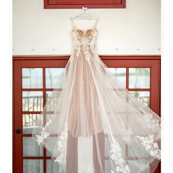 All Who Wander bohemian style wedding dress - Picture 7 of 16